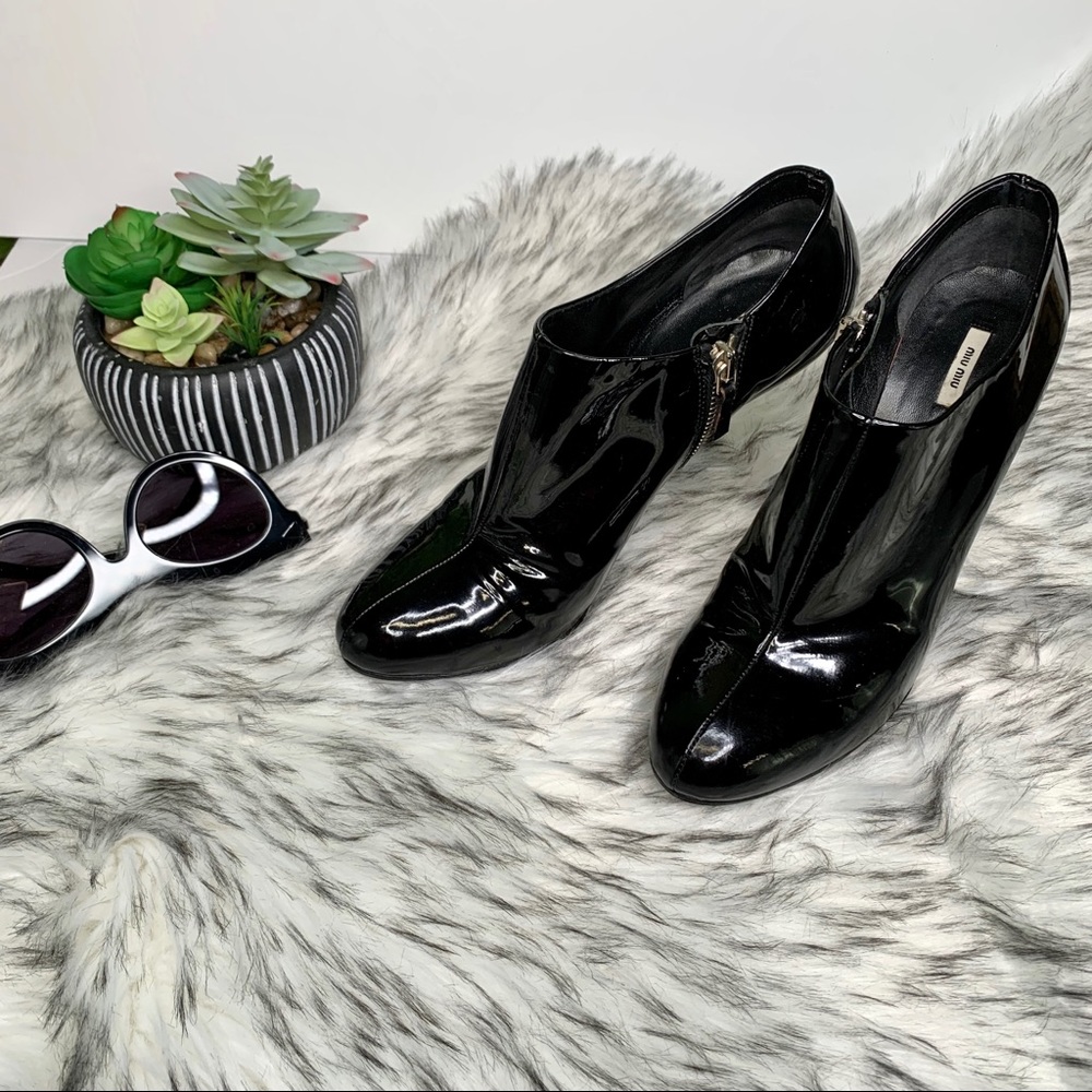 MIU MIU Minimalist Quiet Luxury Italian Patent Leather Ankle Boots, 37.5/7.5 - Picture 8 of 16
